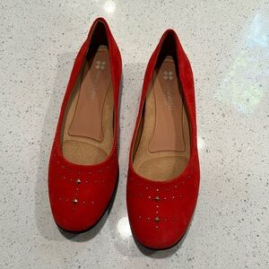 Naturalizer suede flats